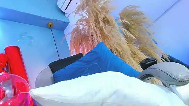 Show modela Ruby_rosie na web-kameri