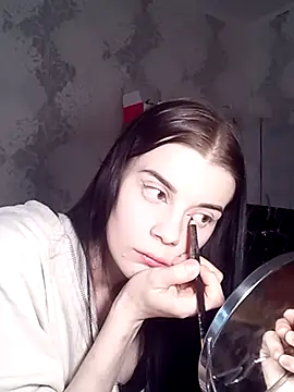 Show modela JhonSHelBy7LuNa na web-kameri