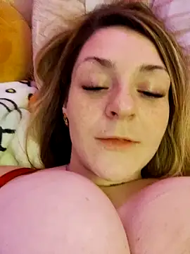 Pokazy przed kamerką – xKittyMeowz