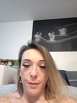 Ladymiri85 Show Webcam