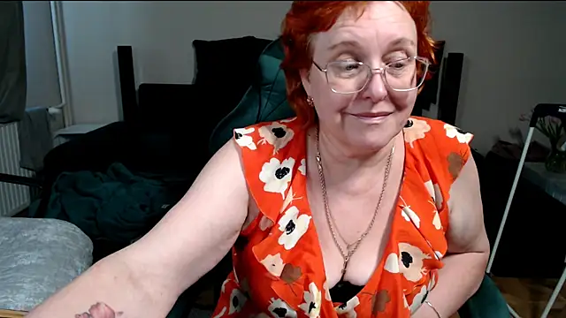 JoannaAndNeighbour Live XXX Chat