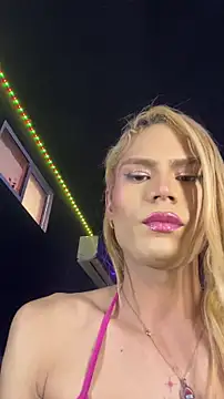 Chat +18 de naho_love ao vivo