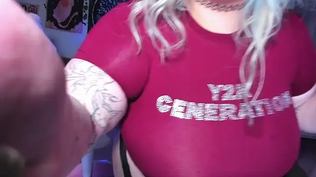 _CandyM1lky_ Chat XXX live