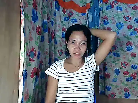 PinaySkinnyGirl élő XXX-chatje