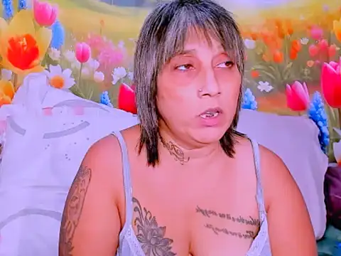 indianroxy live XXX chat