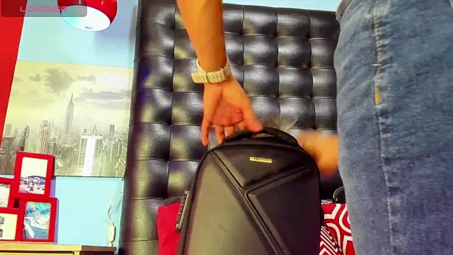 Show modela Aiden_Cash7 na web-kameri