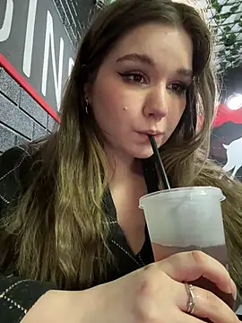 PumaShyXDのライブXXXチャット