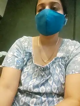 Tamil_shalini élő XXX-chatje