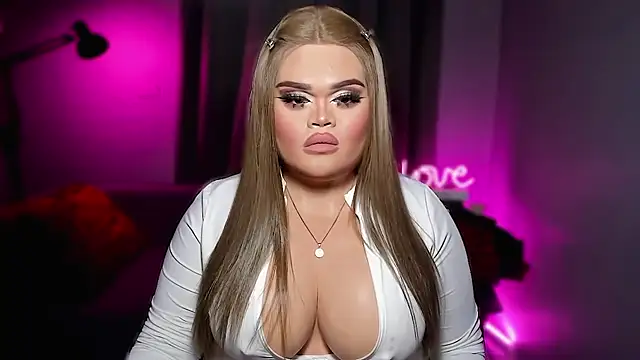 Chat +18 de BelindaLove ao vivo