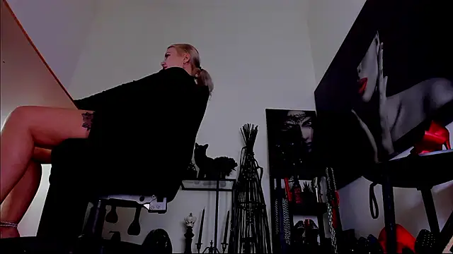 MistressDemi live XXX chat