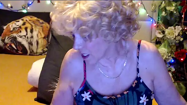 HappyWomanOn: вебкам-шоу