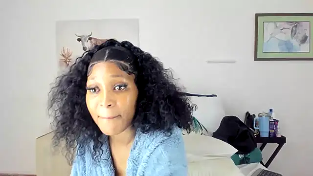 ConnieSmall24 élő XXX-chatje