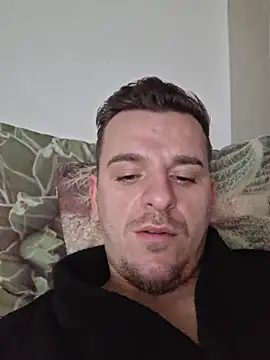 Huge_cock22cm 网络视讯表演