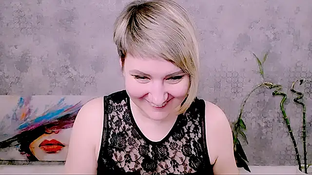 Djullia Chat XXX in diretta