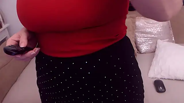 RebeccaNoble Show in webcam