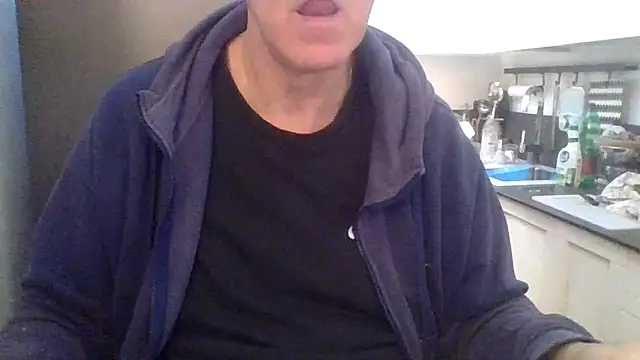 ANONIMO7735 Show in webcam