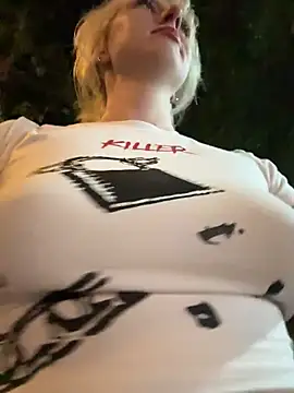 XXX chat uživo modela RonnieKiss