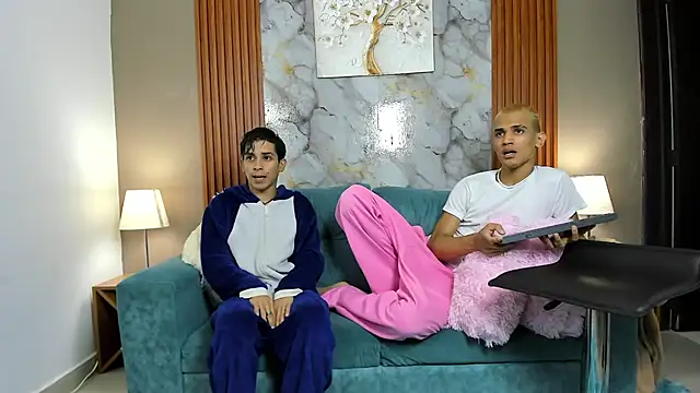 Онлайн чат XXX YUMMY_BRO