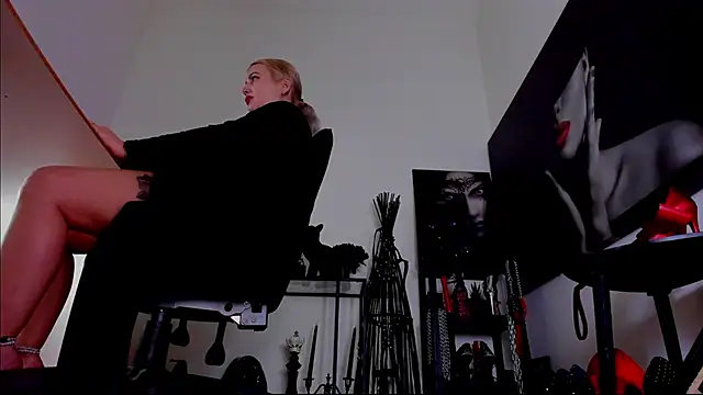 MistressDemi live XXX chat