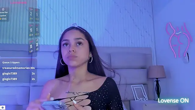 CarolineFyreのライブXXXチャット