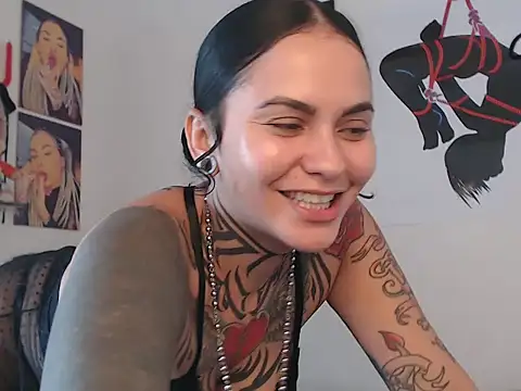 Perola__May Adlı Modelin Canlı XXX Sohbeti