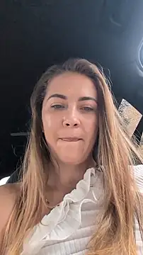 Risky_julia2330 Webcam Show