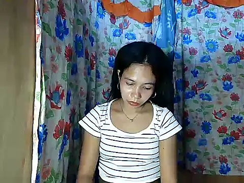 دردشة PinaySkinnyGirl الجنسية المباشرة