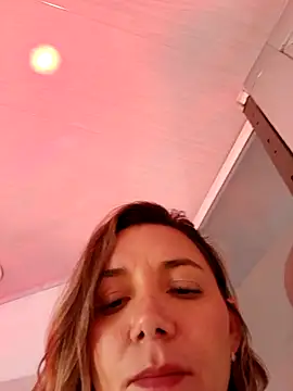 milfsecret69 Adlı Modelin Web Kamerası Şovu