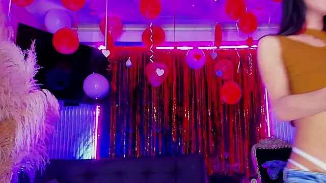 Show modela Queens_Wonders_Blonders na web-kameri