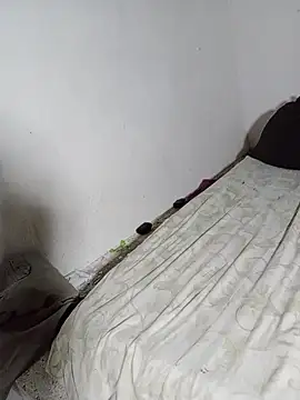 KarameloVzlaのライブXXXチャット