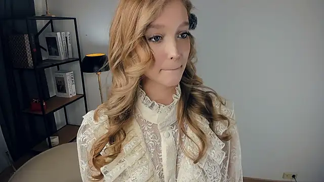 SerrenaAa Adlı Modelin Canlı XXX Sohbeti