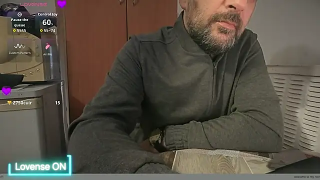 TARKAN1のライブXXXチャット