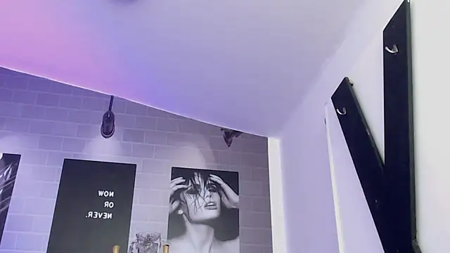 XXX chat uživo modela aleesha_cameron02