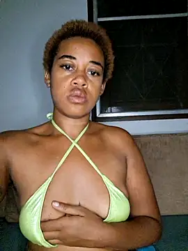 Pokazy przed kamerką – Seductive_Simon333