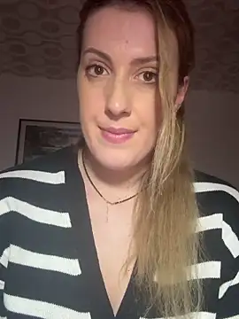 دردشة DollieRosse الجنسية المباشرة