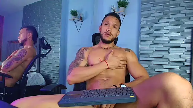 ARON_TAYLER01 Live XXX-Chat