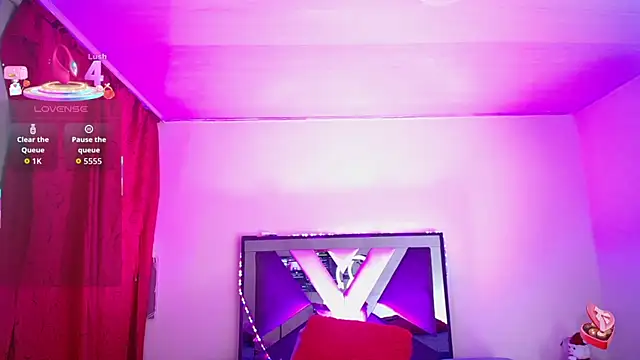 Miley_Walker1 Adlı Modelin Canlı XXX Sohbeti