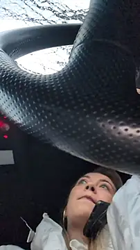 Risky_julia2330 Chat XXX live