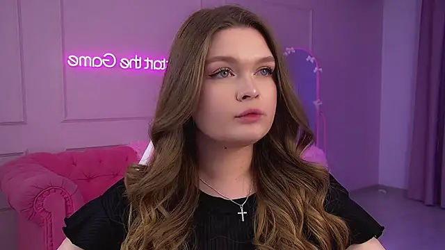 CrystalLyons' Live XXX Chat