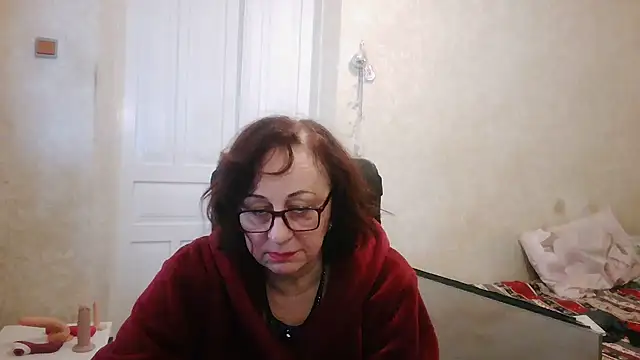 Julia54391 即時 XXX 聊天