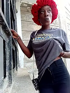 Petite_UlaのライブXXXチャット