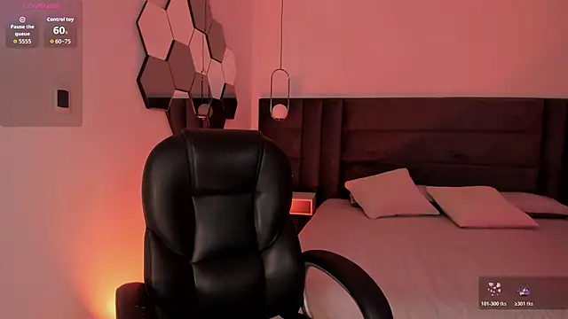 ViolettHansson: онлайн-секс-чат