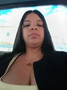 Chat XXX en directo de Layla-daring