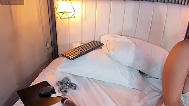 LunaKarther live XXX chat