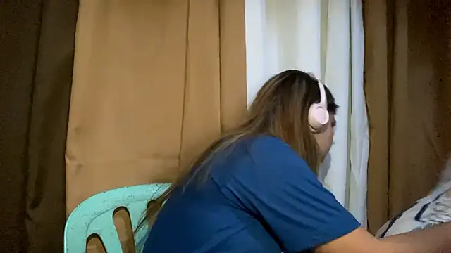 LeeanneBakeley: онлайн-секс-чат