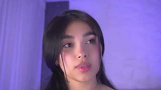 katy_rioss Adlı Modelin Canlı XXX Sohbeti