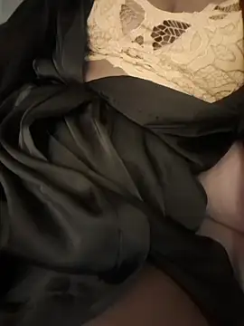 MissBehave_ Show in webcam