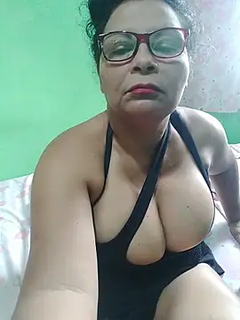 Amarantha25 élő XXX-chatje