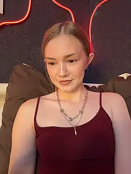 MilaMoone 라이브 XXX 채팅