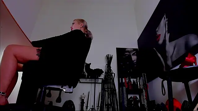 MistressDemi Chat XXX in diretta
